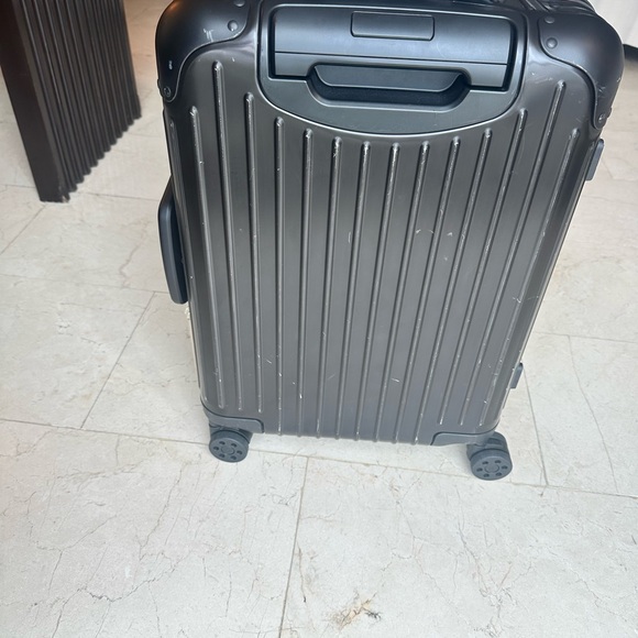Rimowa original cabin suitcase - Picture 7 of 11